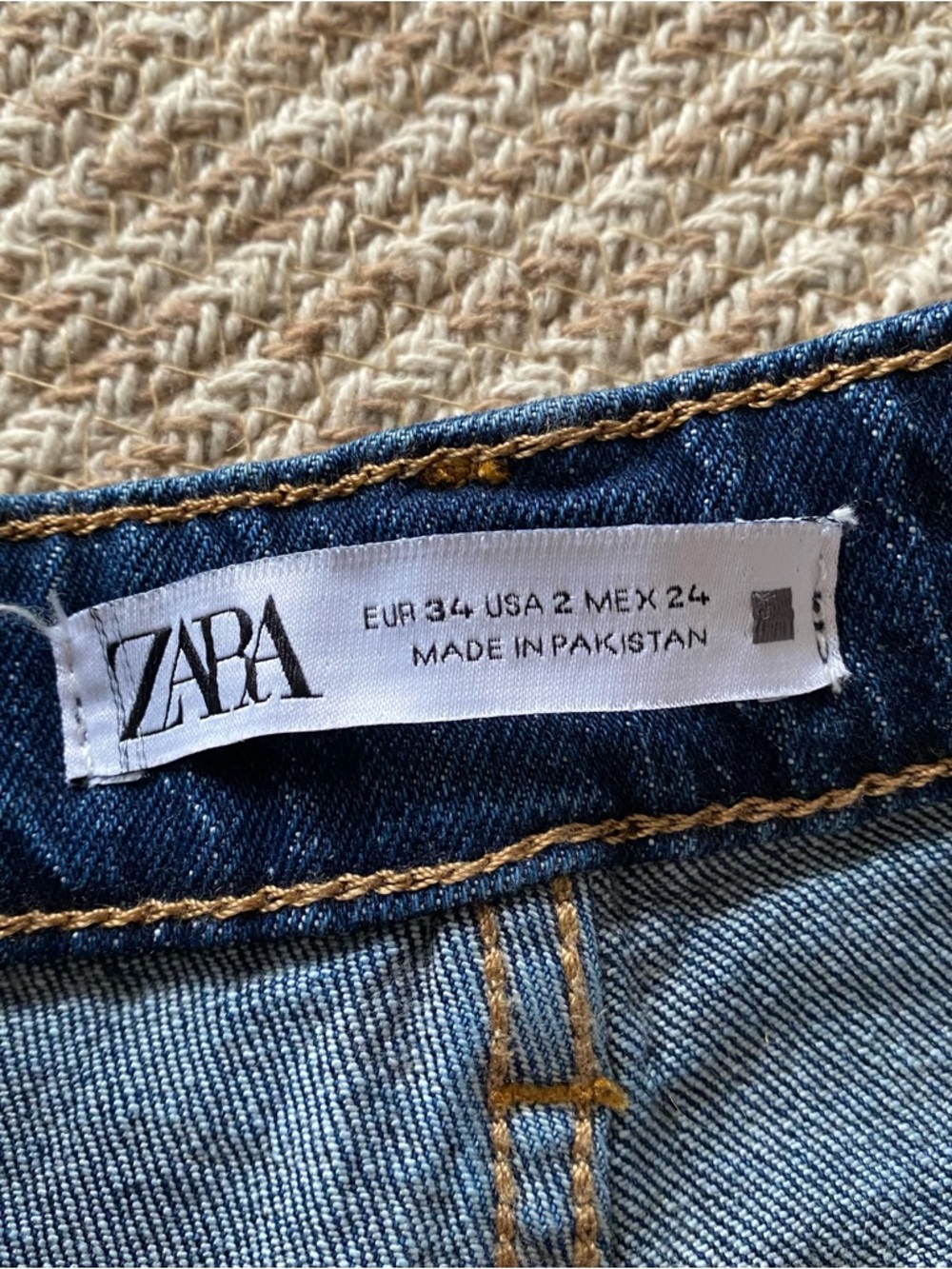 ZARA Dark Wash Ankle Length High Rise Jeans! 👖 - Picture 15 of 17